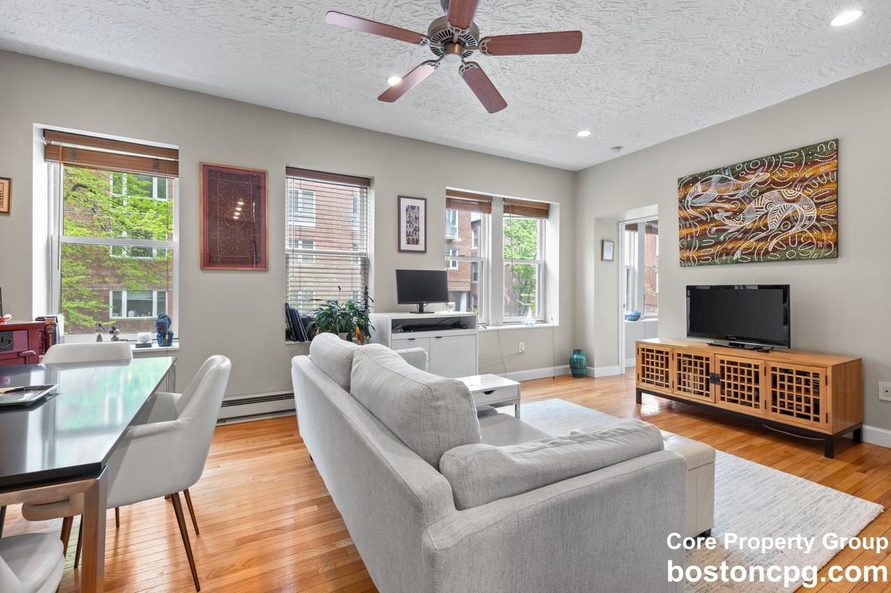 328 Commercial St #22 - Photo 6 of 12