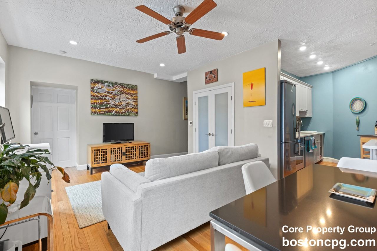 328 Commercial St #22 - Photo 7 of 12