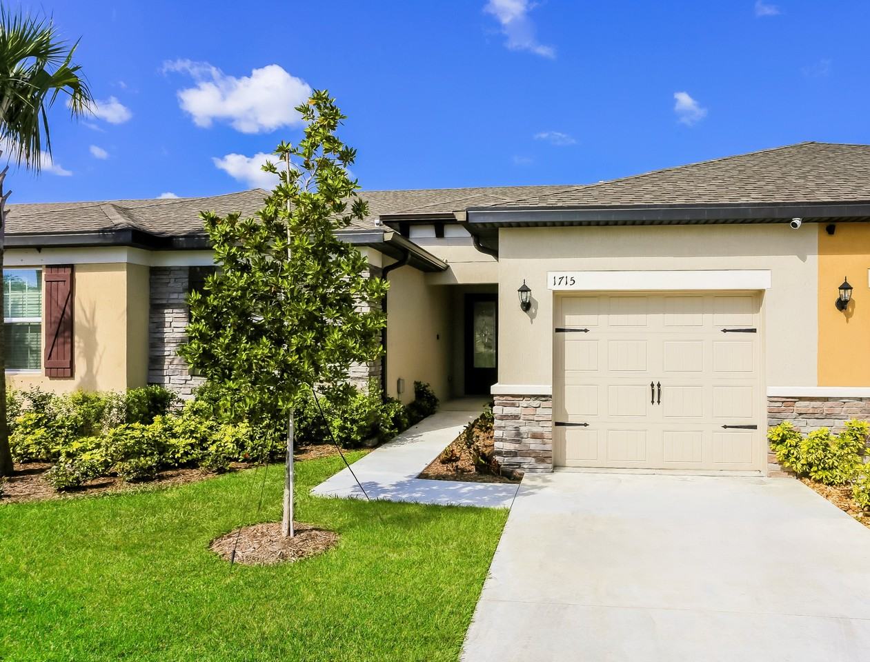 1715 1715 Party Pl - Photo 2 of 22