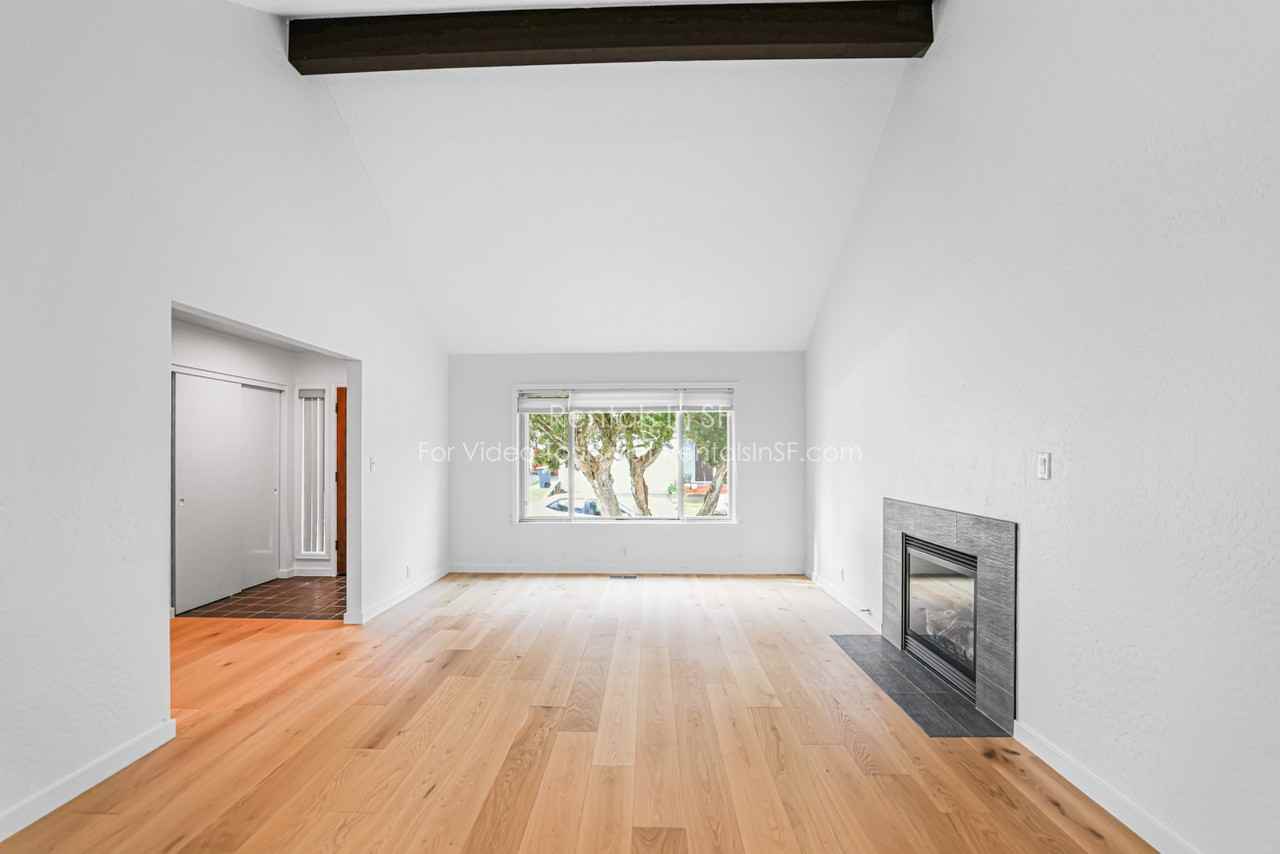 415 Bally Way - Photo 4 of 30