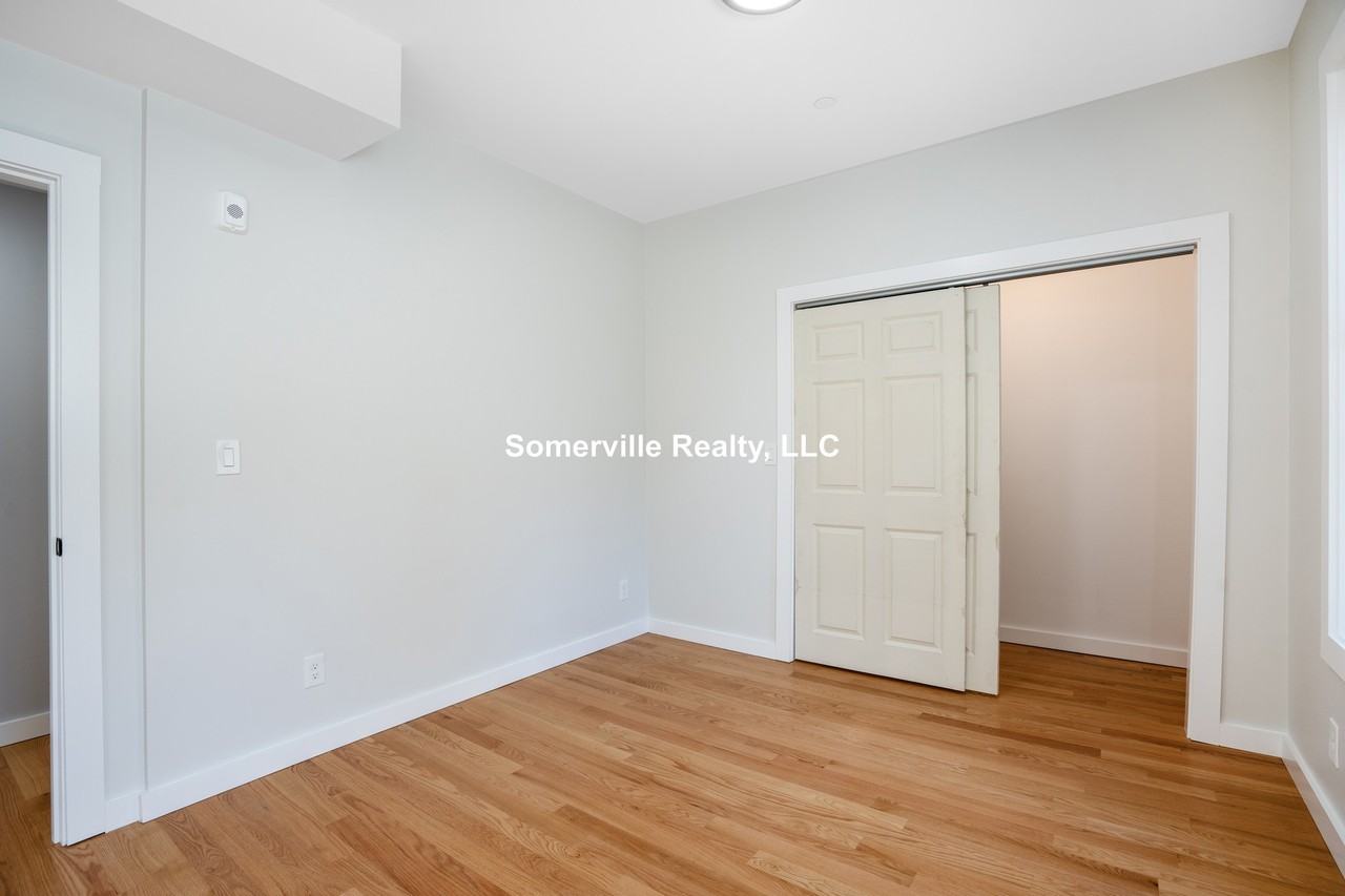 27 Linden St #1 - Photo 5 of 22