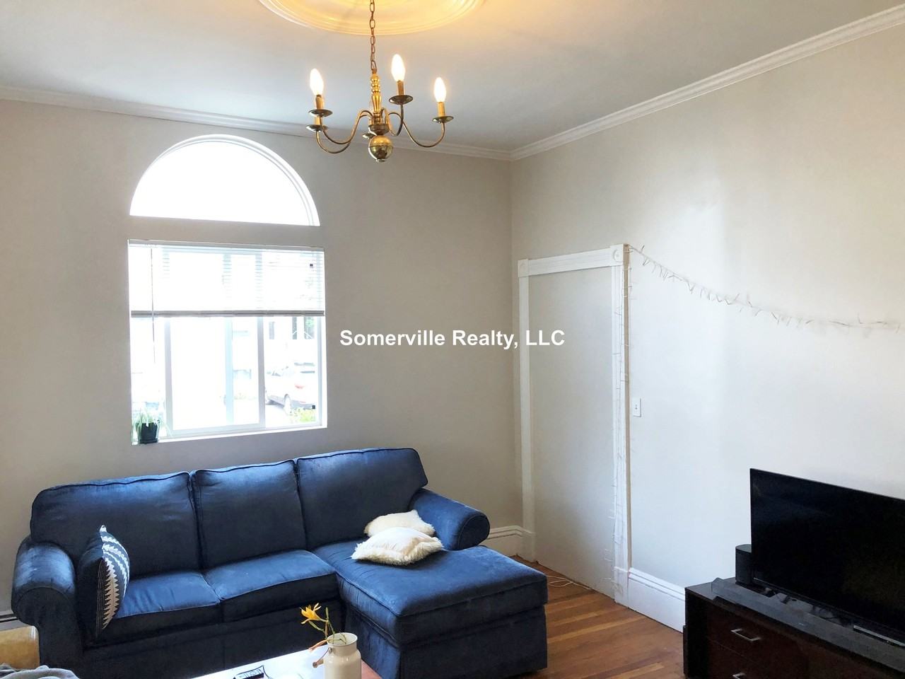 15 Ashford St #1 - Photo 4 of 11