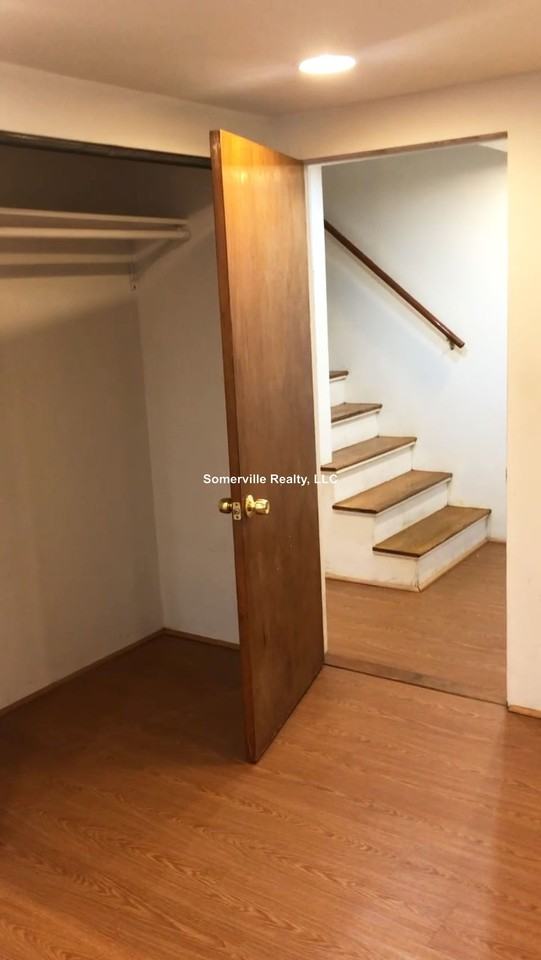 15 Ashford St #1 - Photo 5 of 11