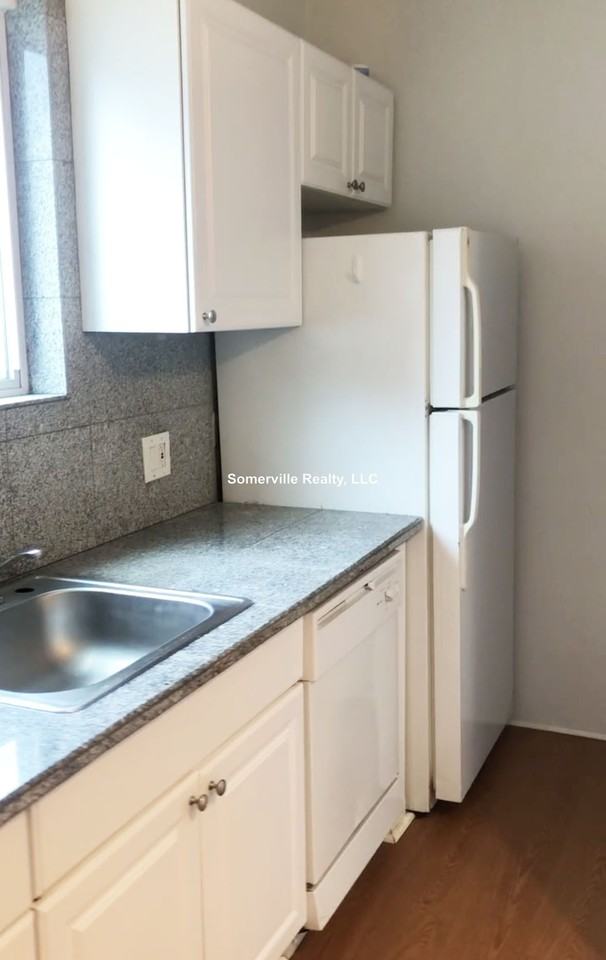 15 Ashford St #1 - Photo 7 of 11