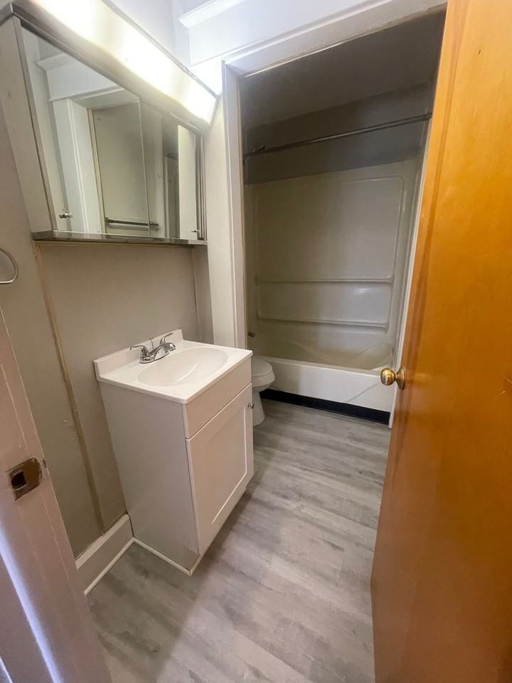 1517 W Main St #4 - Photo 3 of 9