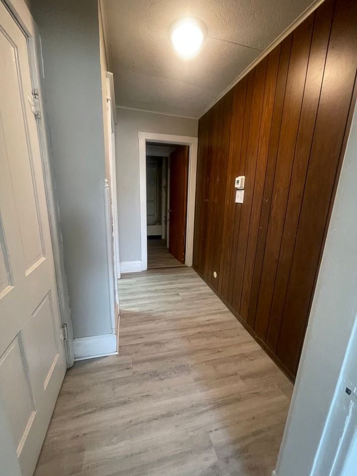 1517 W Main St #4 - Photo 5 of 9
