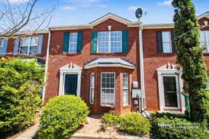 featured image of 5876 Strathmoor Manor Cir #1