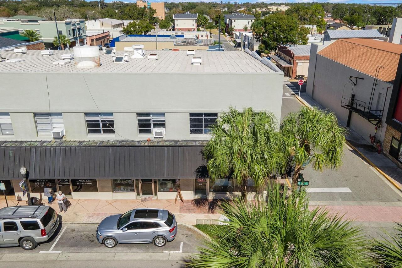 206 W Main St - Photo 2 of 11