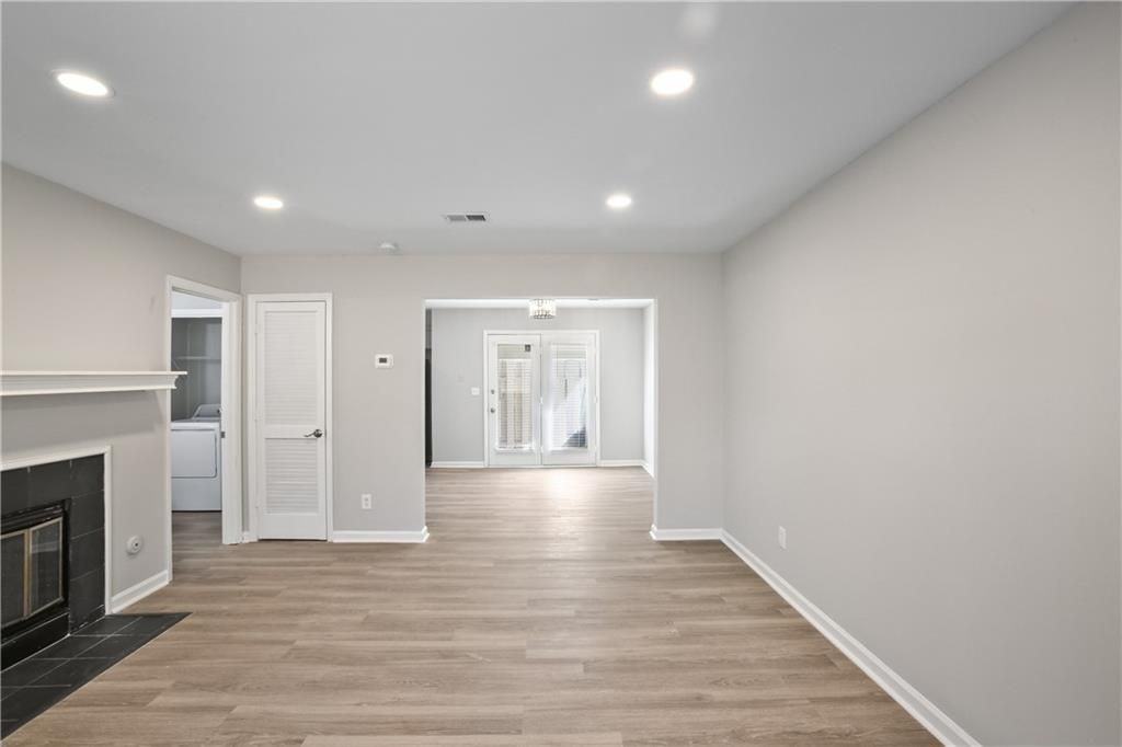 124 Holcomb Ferry Rd - Photo 6 of 20