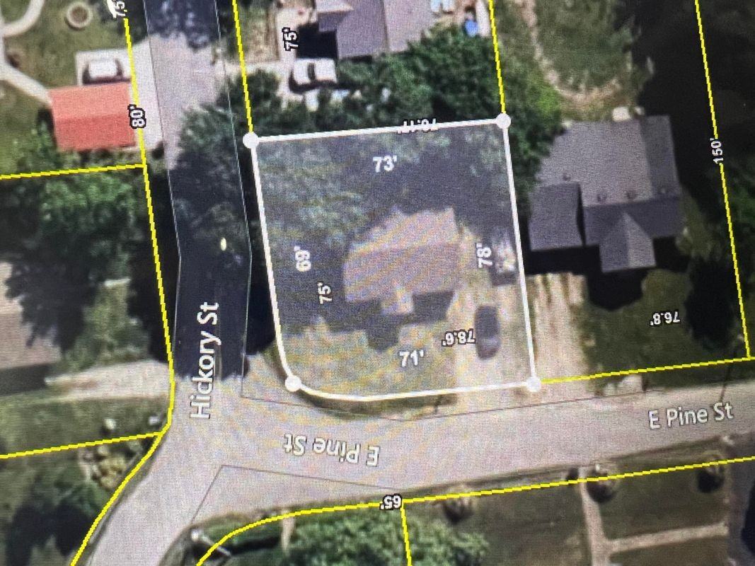 194 E Pine St - Photo 2 of 16