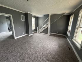 621 1/2 E Adams St - Photo 1 of 1