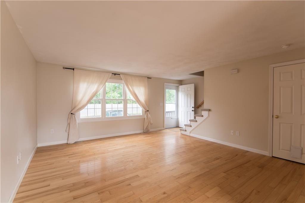 5804 Post Rd ##8 - Photo 5 of 18