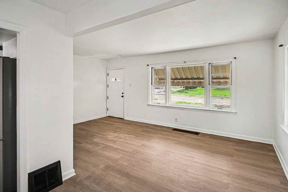 10205 Saint Daniel Ln - Photo 2 of 11
