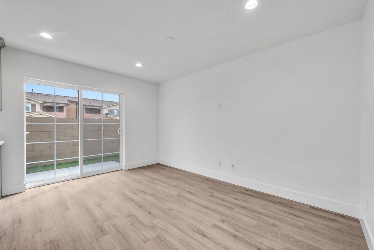 16385 Valencia Ave ##3 - Photo 7 of 30