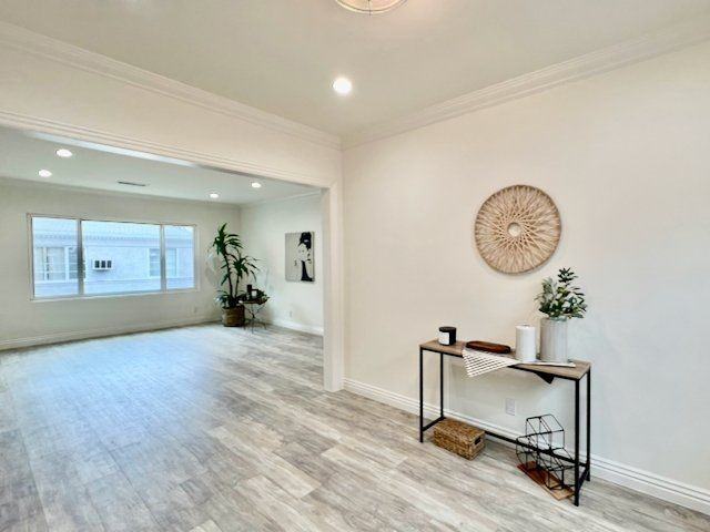 124 N Pass Ave - Photo 4 of 17