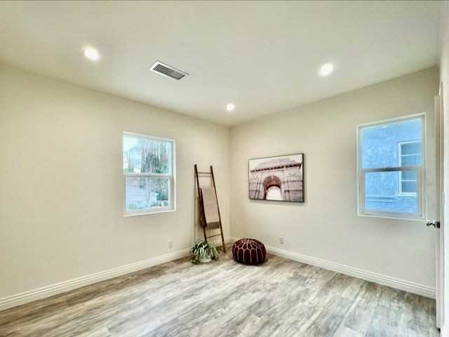 124 N Pass Ave - Photo 6 of 17