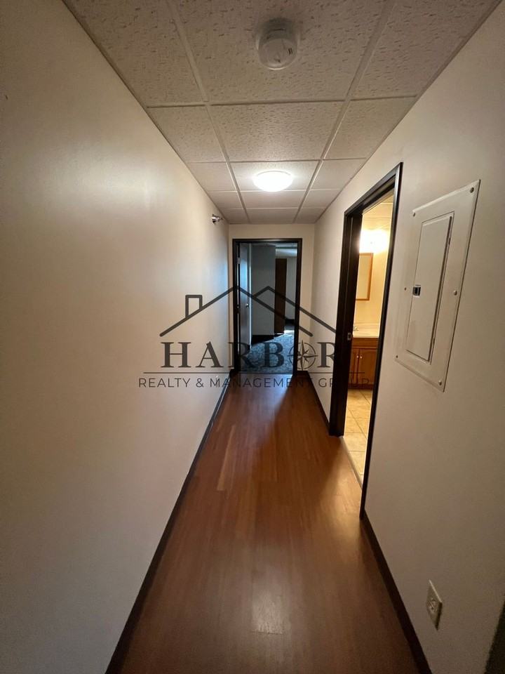 Oak Tree Flats - Photo 2 of 28