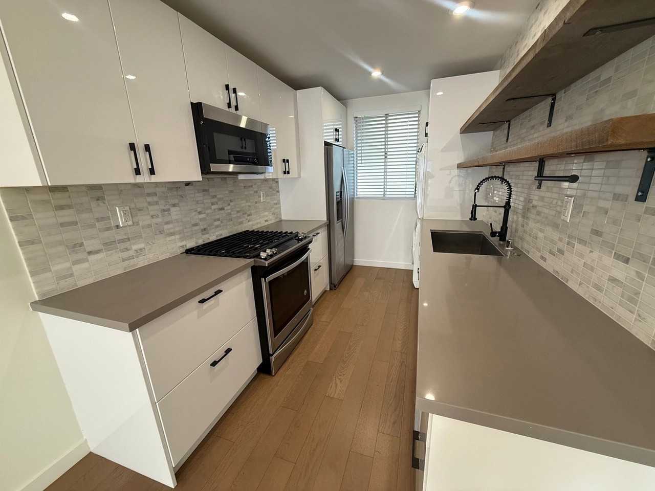 850 2nd St - Photo 6 of 50