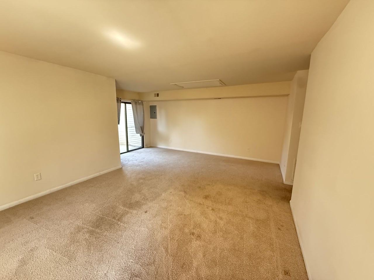 8415 Benecia Ct - Photo 3 of 12