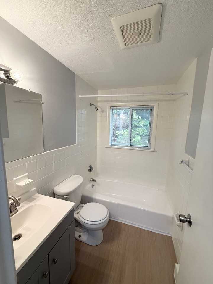 6 Mary Anna Dr Fitchburg - SKP - Photo 4 of 9