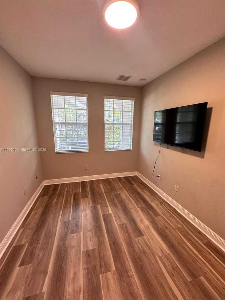 11980 Southwest 29th Street - Photo 4 of 39