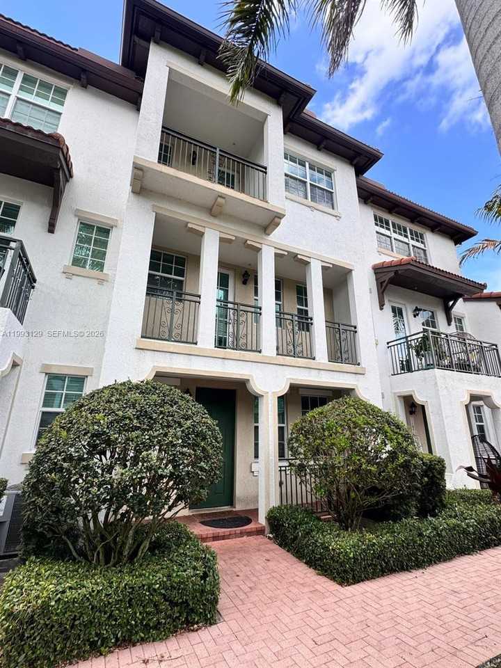 11980 Southwest 29th Street - Photo 5 of 39