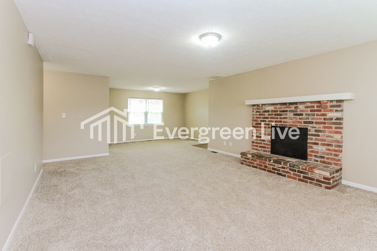 616 Boonesboro Rd - Photo 3 of 15