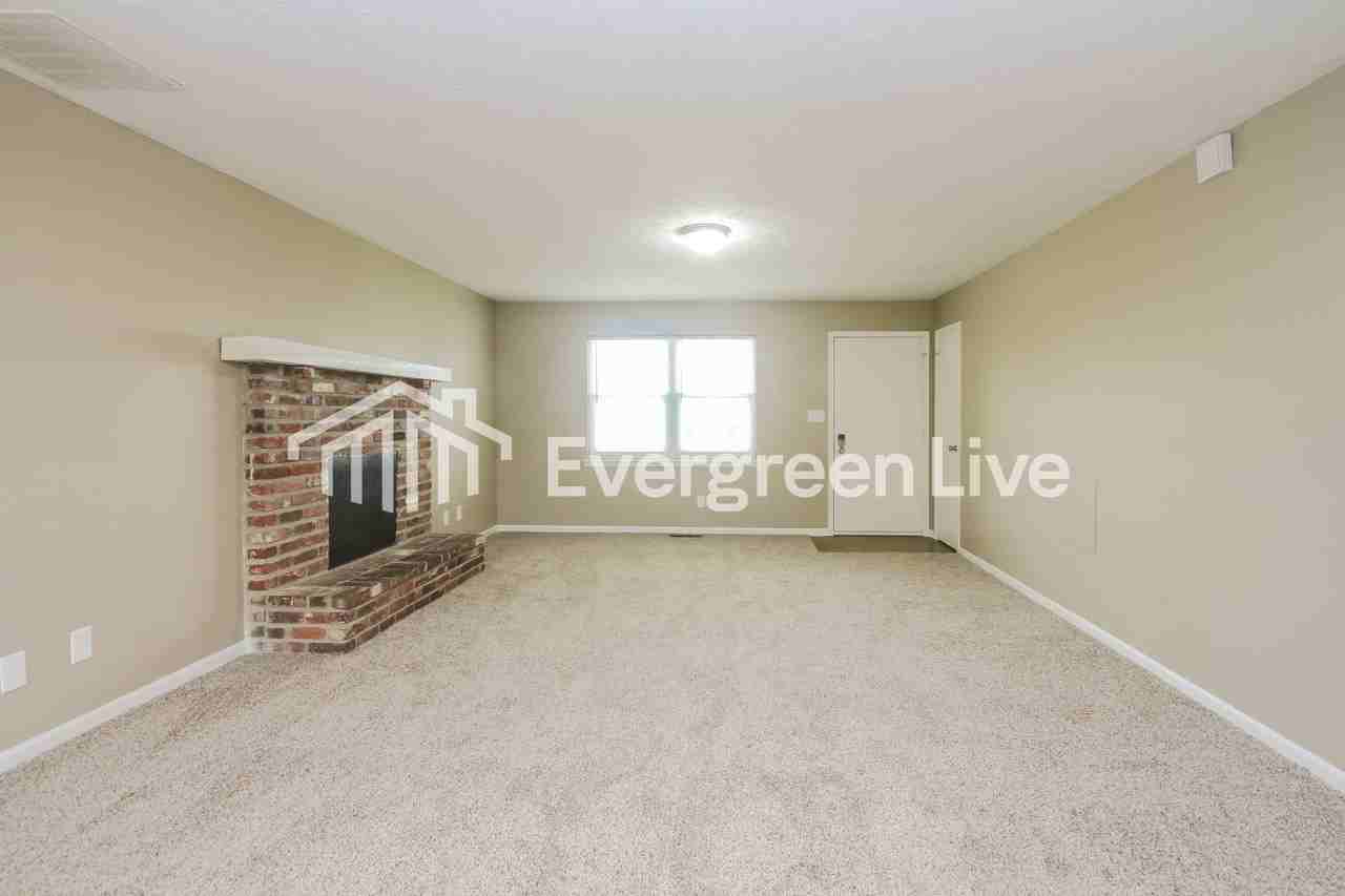 616 Boonesboro Rd - Photo 4 of 15