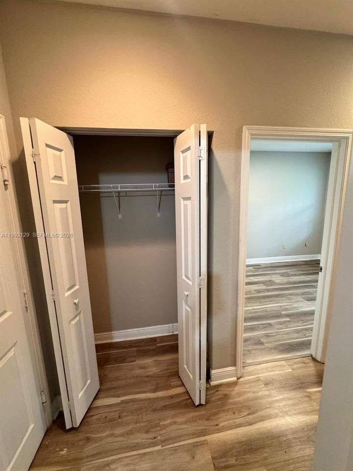 11980 Southwest 29th Street - Photo 6 of 39