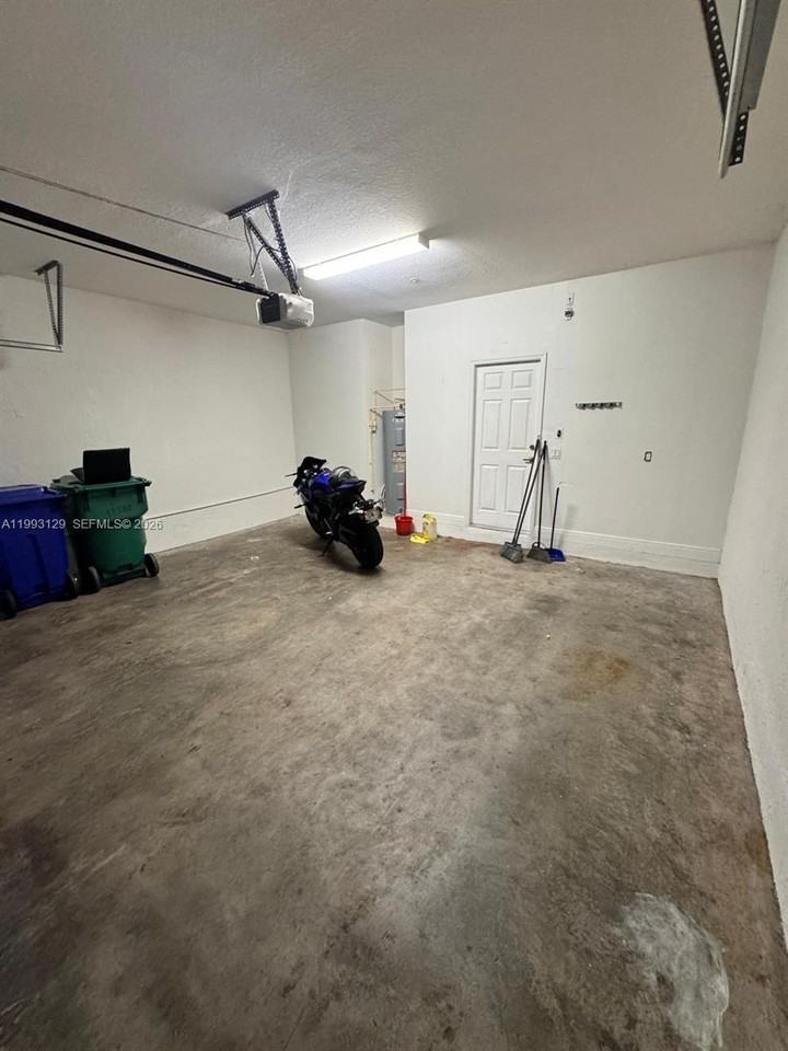 11980 Southwest 29th Street - Photo 7 of 39