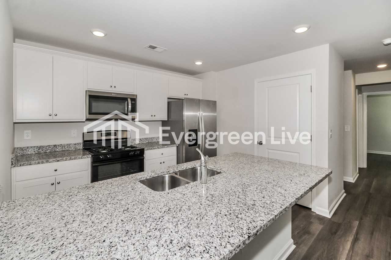 2277 Courtina Way - Photo 6 of 16