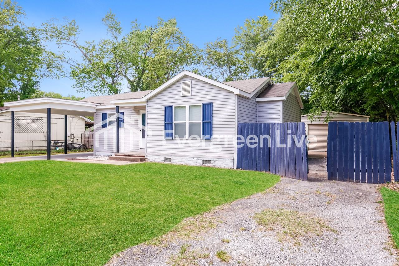 211 Cunningham Dr - Photo 2 of 14