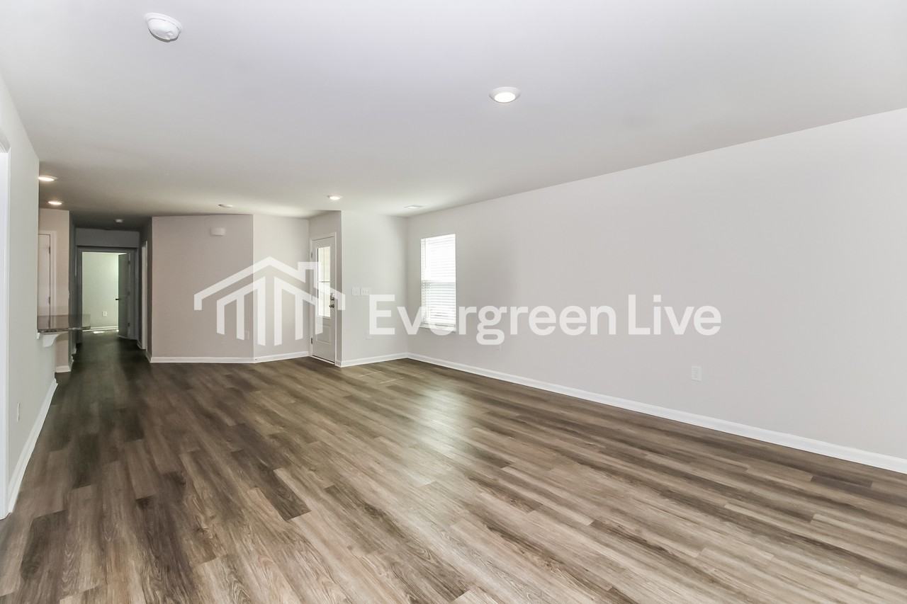 2227 Courtina Way - Photo 4 of 16