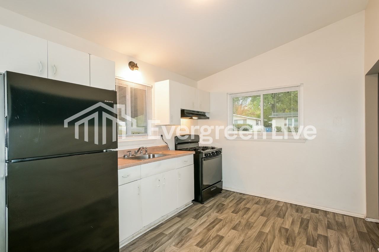 103 Young Dr - Photo 6 of 15
