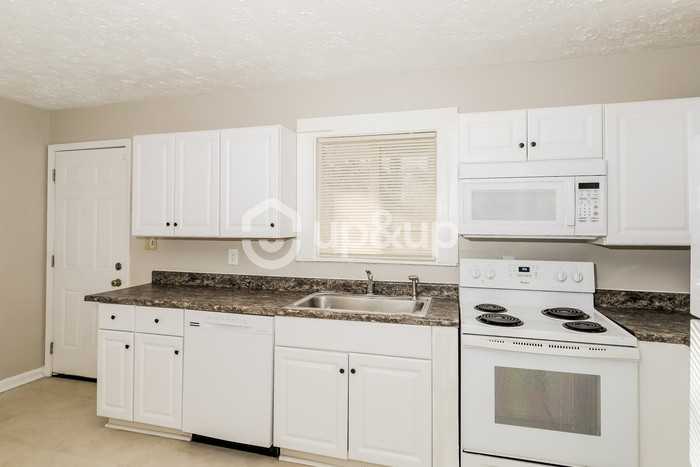 717 Middlebrook Dr - Photo 7 of 17