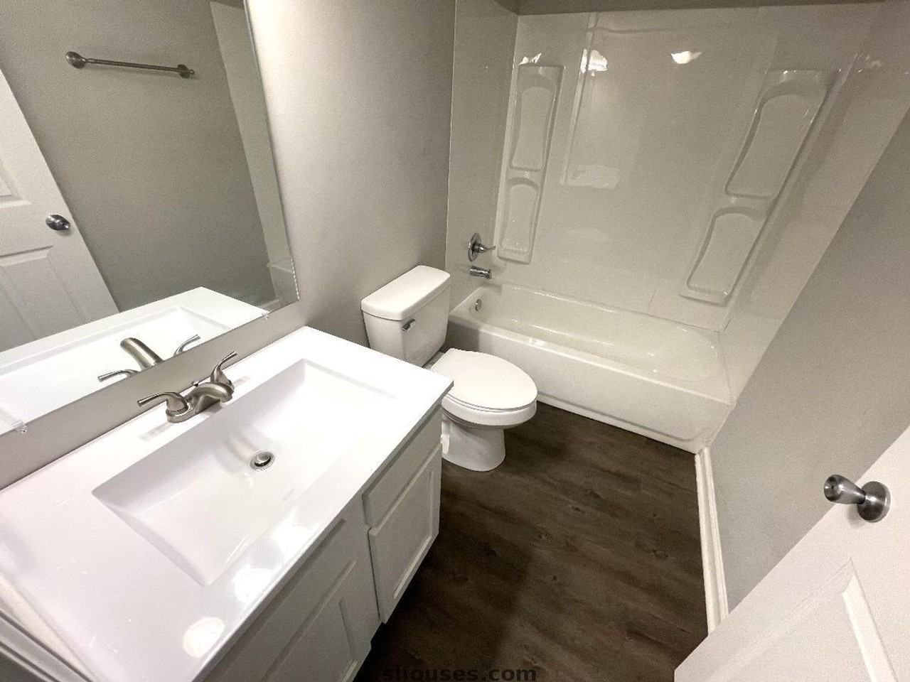 9124 E 10th St - Photo 7 of 8