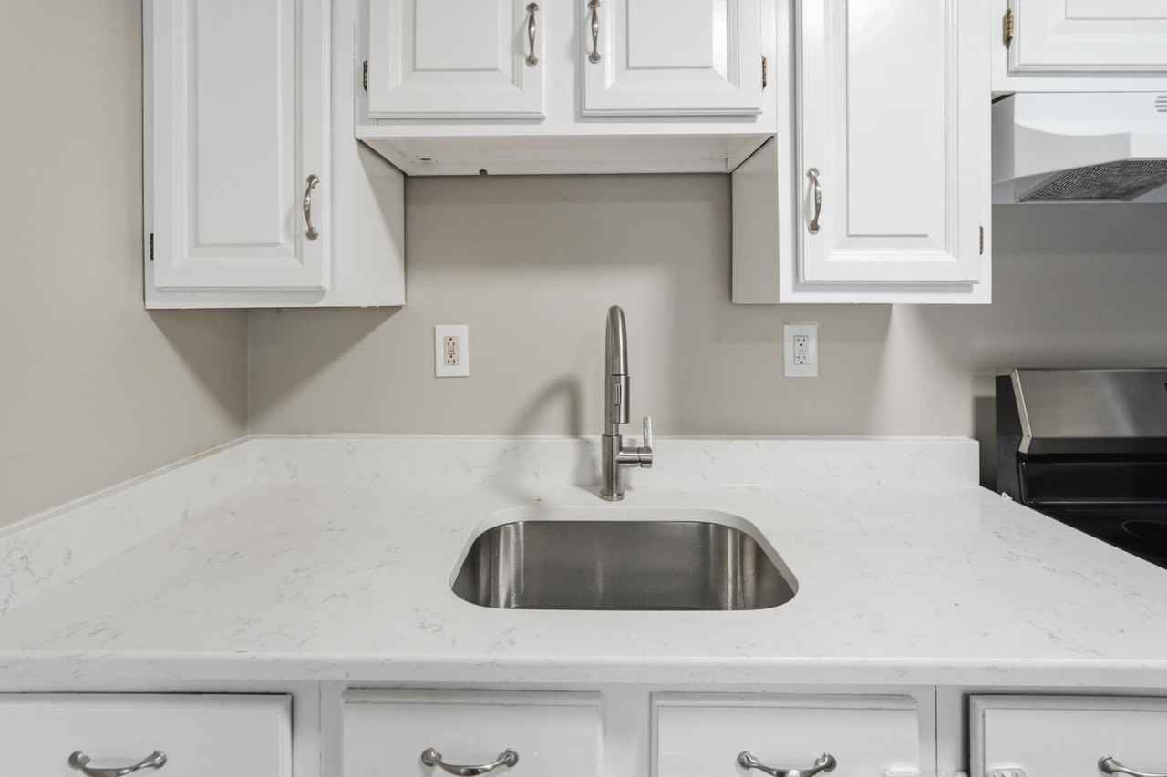 26 Old West Brookfield Rd - Photo 4 of 27