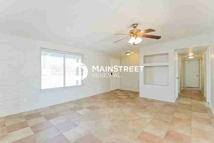 7520 E Stella Rd - Photo 3 of 16