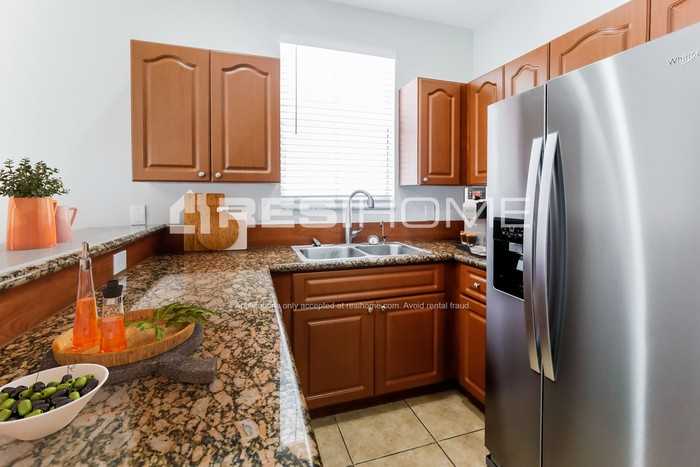 4442 Nw 113th Pl - Photo 2 of 19