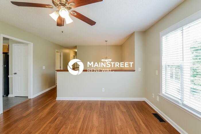 5061 Windsbury Ridge Rd - Photo 5 of 17