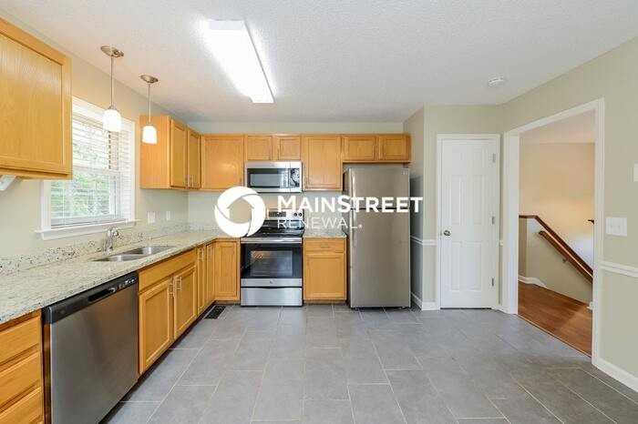 5061 Windsbury Ridge Rd - Photo 7 of 17