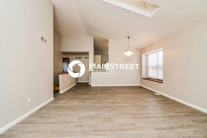 3039 Plum Creek Dr - Photo 4 of 16