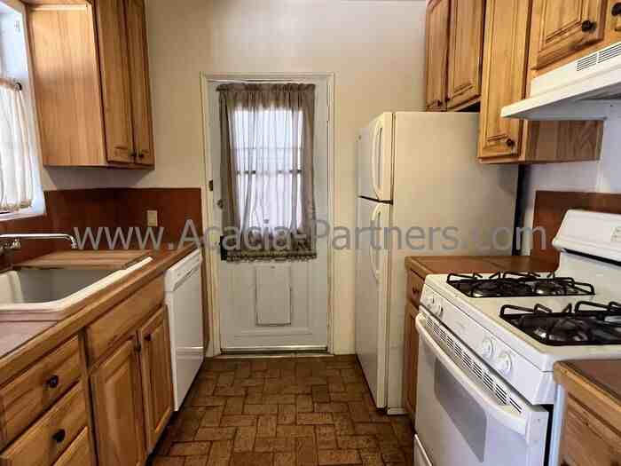 1721 E Silver St - Photo 5 of 14