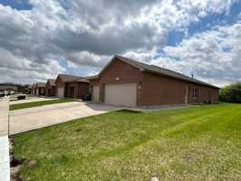 featured image of 1530 Williamsburg Pl