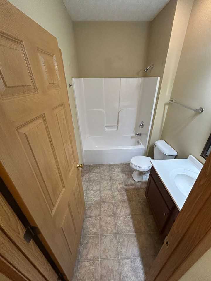 1530 Williamsburg Pl - Photo 6 of 17