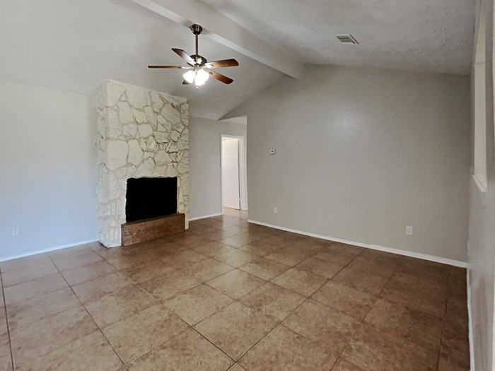 14835 Shottery Dr - Photo 5 of 16