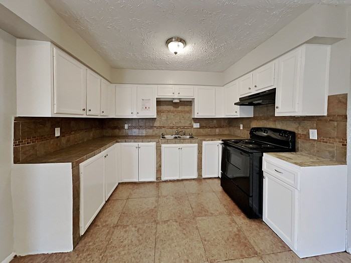 14835 Shottery Dr - Photo 7 of 16