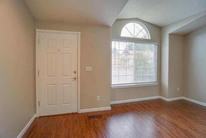 10910 Ne 36th Ct - Photo 6 of 42