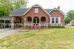 607 Bethpage Rd - Photo 1 of 1