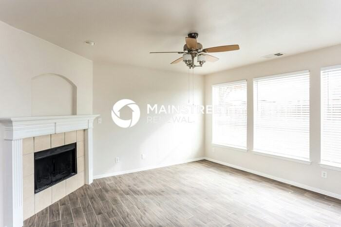532 Pinnacle Dr - Photo 3 of 17